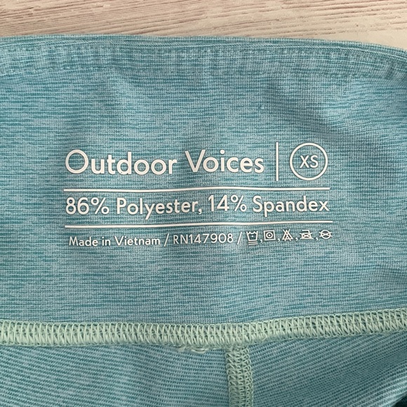 Outdoor Voices 7/8 High Rise Warmup Leggings in Pool Blue - Picture 13 of 15